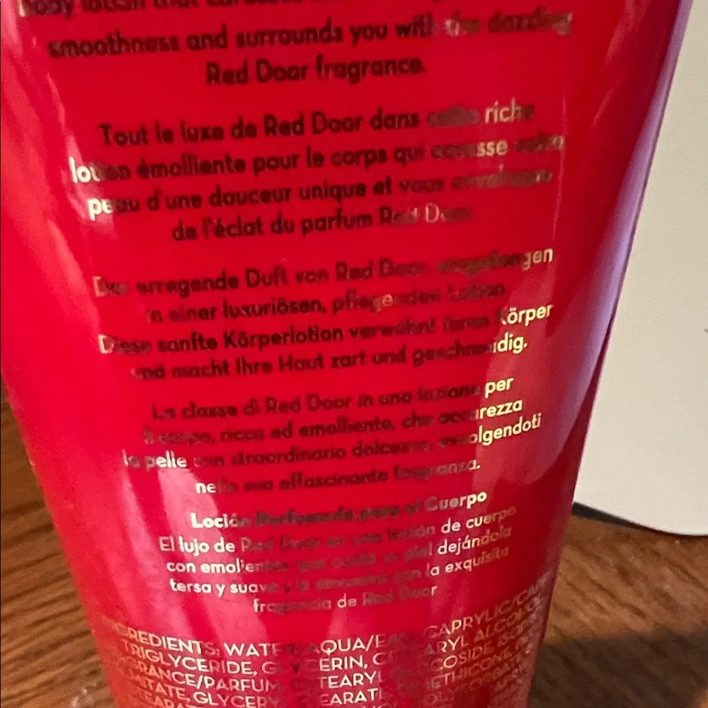 Elizabeth Arden Red Door Perfumed Body Lotion - Vibrant Red